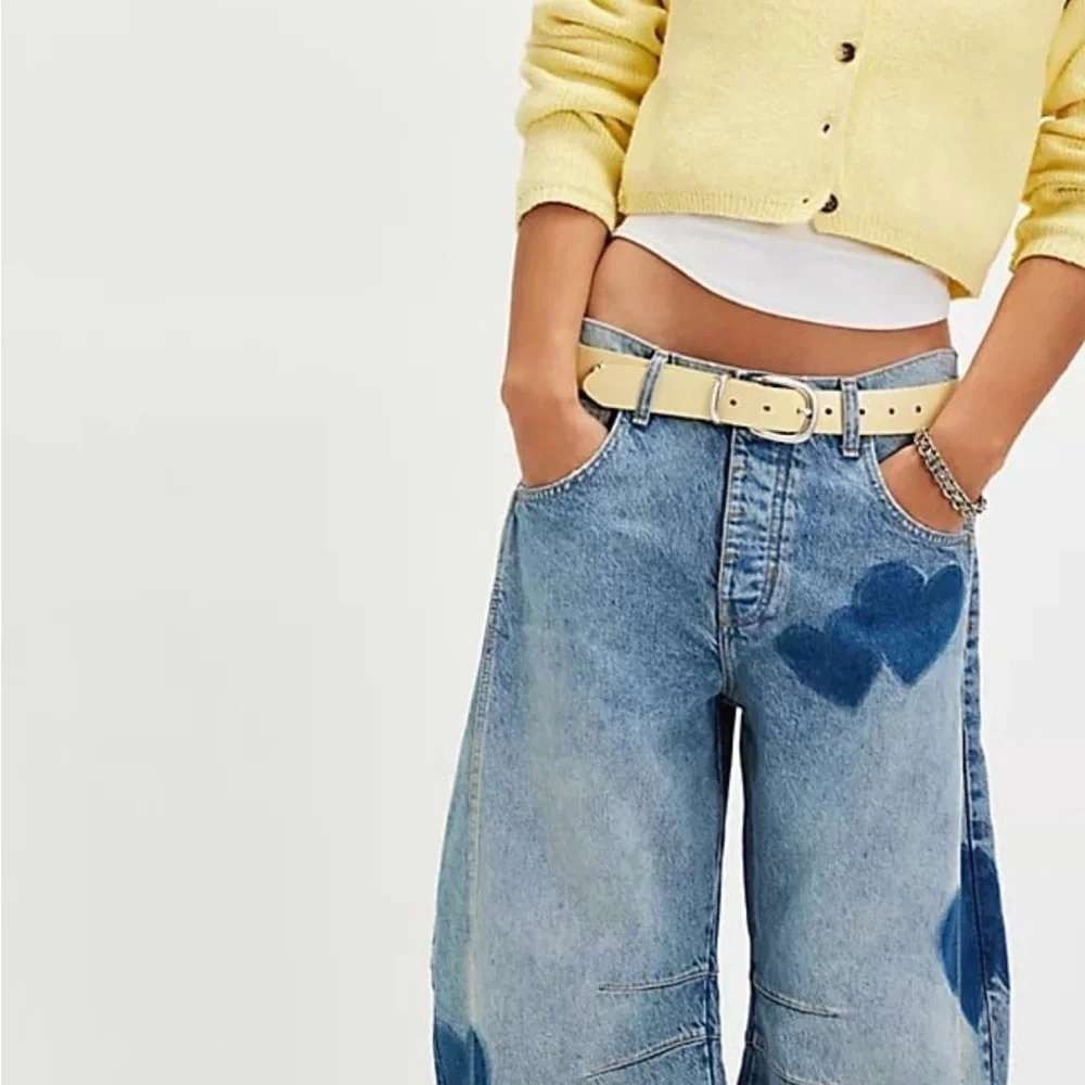 Forever 21 Barrel Fit Heart Print High Rise Relaxed Curved Jeans Women 24 Blue